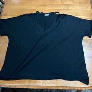 Simple Black Tee Rolled Sleeves
